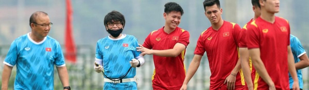 Tuyển thủ Việt Nam bất ngờ khi HLV Park Hang Seo chia tay VFF